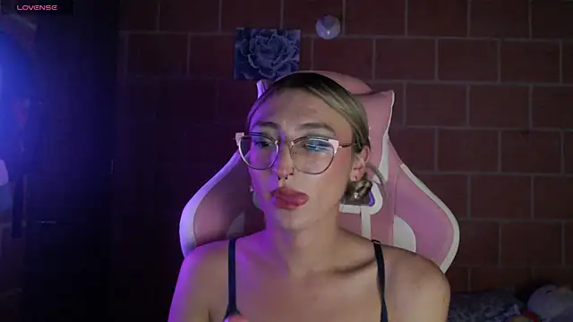 Snapshot of Andrea_camilaaa chatting on 21, 4, 2026 Andrea camilaaa online show from 21, 4, 2026
