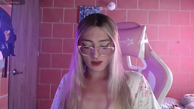 Snapshot of Andrea_camilaaa chatting on 21, 4, 2026 Andrea camilaaa online show from 21, 4, 2026