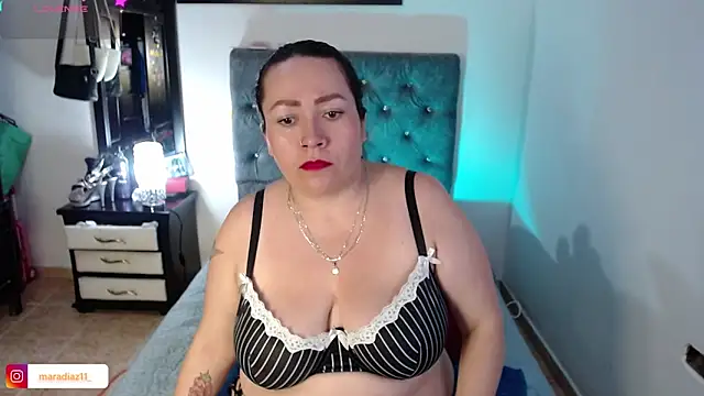 Snapshot of MaraDiaz11 chatting on 5, 5, 2026 MaraDiaz11 online show from 5, 5, 2026