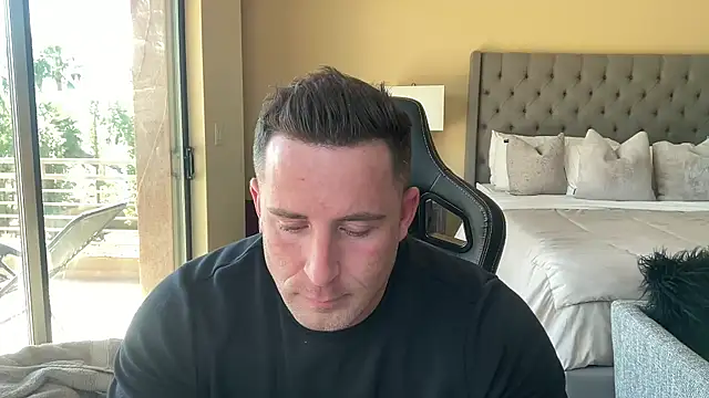 brettmycles28 online show from 2, 10, 2025