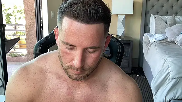 brettmycles28 online show from 21, 10, 2025