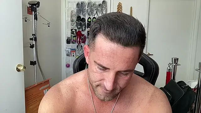 Snapshot of brettmycles28 chatting on 4, 6, 2026 brettmycles28 online show from 4, 6, 2026