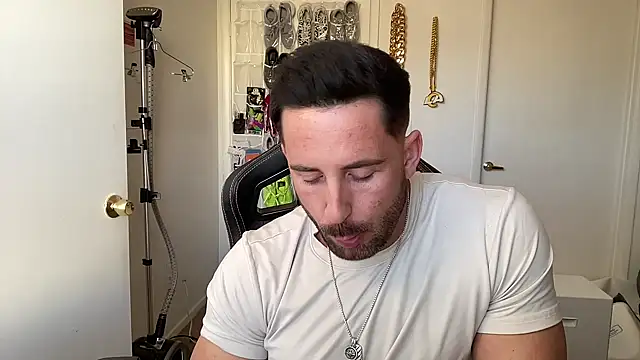 Snapshot of brettmycles28 chatting on 28, 7, 2026 brettmycles28 online show from 28, 7, 2026