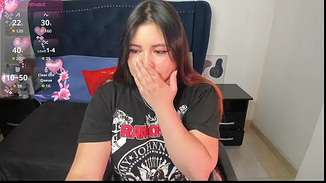 LucyPetit online show from 17, 9, 2025