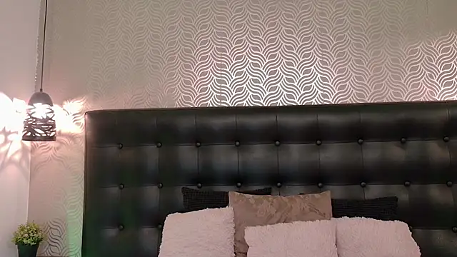 Sharonevanss  online show from 10, 4, 2026