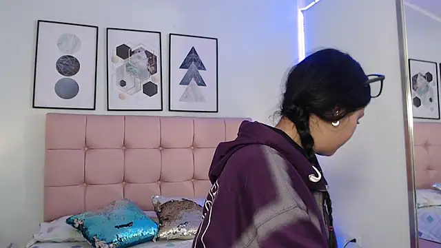 Kikii cams online show from 3, 10, 2025