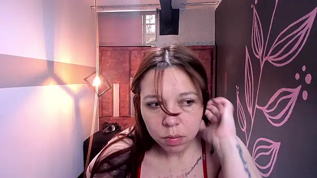 Snapshot of Isa_Thompson__ chatting on 4, 10, 2025 Isa Thompson online show from 4, 10, 2025