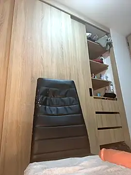 NIQUEILLA8 online show from 19, 10, 2025