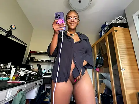 aliasyourfav online show from 19, 10, 2025