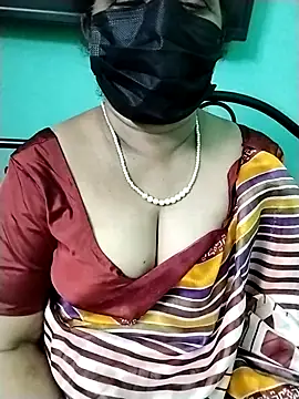 Snapshot of aarthika chatting on 12, 10, 2025 aarthika online show from 12, 10, 2025