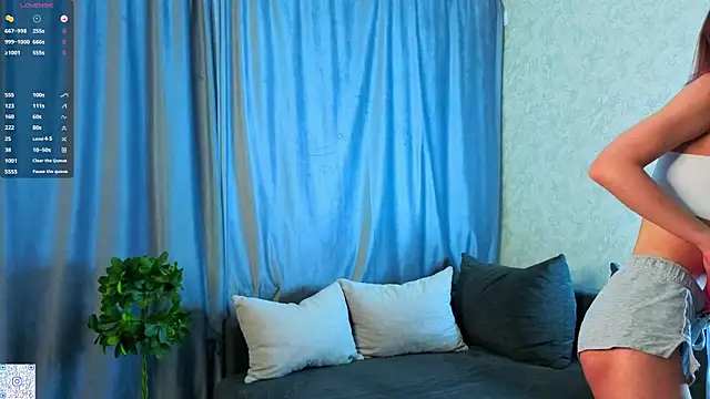 Snapshot of FloraNesli chatting on 15, 1, 2026 FloraNesli online show from 15, 1, 2026