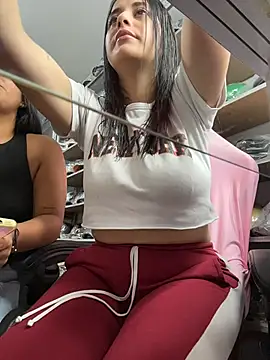 GiaDuque online show from 3, 2, 2026