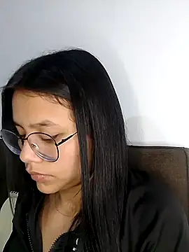 SofieLove 01 online show from 6, 3, 2026