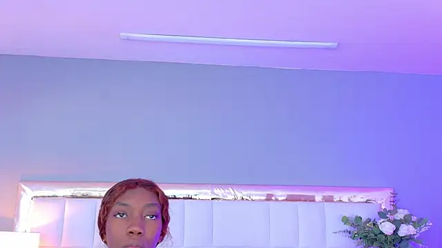 MadeleineHocker online show from 18, 10, 2025