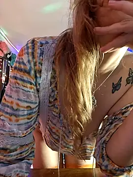 PeachyAriel online show from 1, 3, 2026