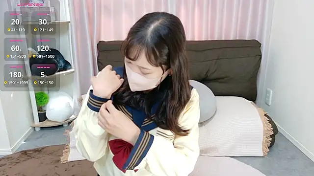 yuu-chan  online show from 12, 10, 2025