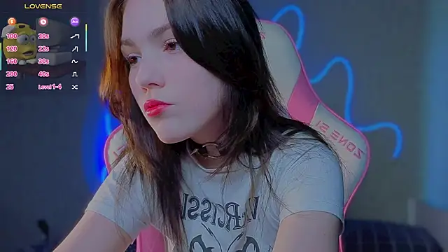 Snapshot of Sophie_SkyAngel chatting on 5, 6, 2026 Sophie SkyAngel online show from 5, 6, 2026