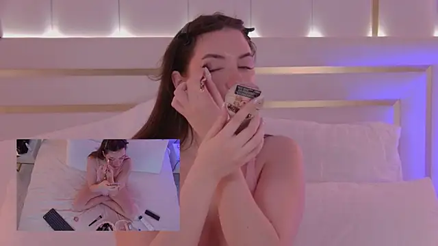 MeganStrain online show from 30, 9, 2025