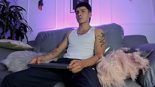 Leo santoro online show from 23, 2, 2026