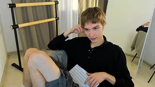 Snapshot of Blake_Rosse chatting on 20, 9, 2025 Blake Rosse online show from 20, 9, 2025