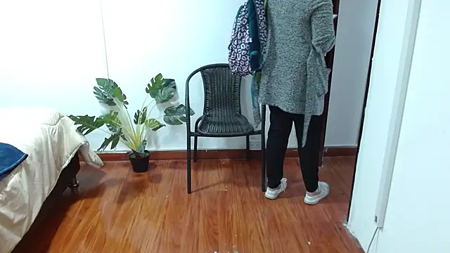 LilyCutee  online show from 2, 10, 2025