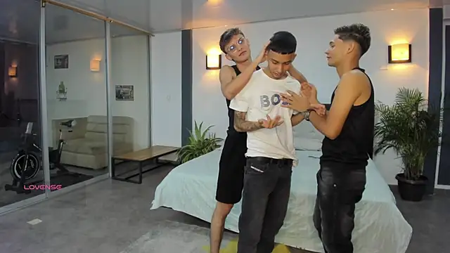 Bisexlifehot   online show from 19, 9, 2025