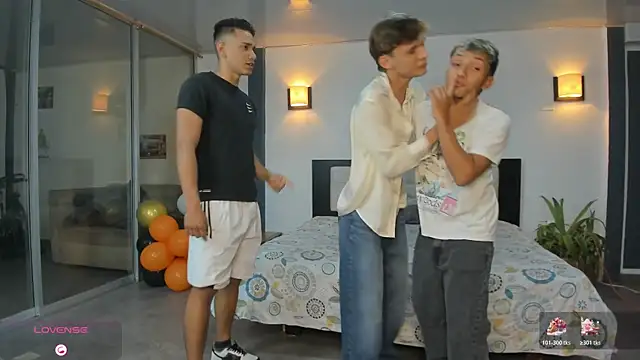 Bisexlifehot   online show from 22, 11, 2025