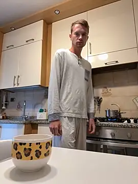 Italy sex boy online show from 27, 9, 2025