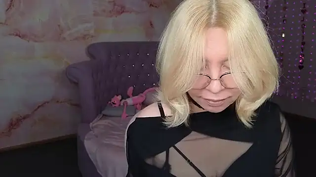 Snapshot of Wendy_Waves chatting on 13, 9, 2025 Wendy Waves online show from 13, 9, 2025