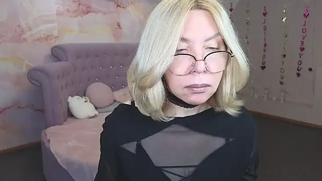 Snapshot of Wendy_Waves chatting on 27, 9, 2025 Wendy Waves online show from 27, 9, 2025