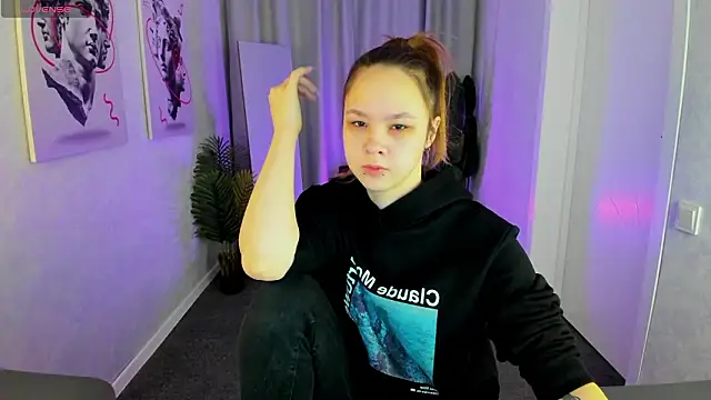 Lori Blossom online show from 17, 2, 2026