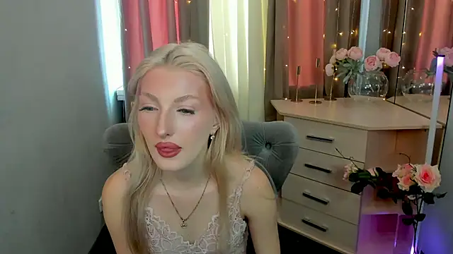 Snapshot of Sarrah_blush chatting on 9, 9, 2025 Sarrah blush online show from 9, 9, 2025