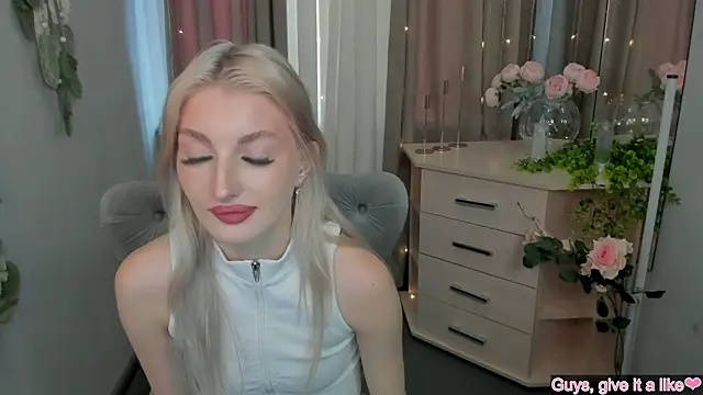 Snapshot of Sarrah_blush chatting on 18, 9, 2025 Sarrah blush online show from 18, 9, 2025