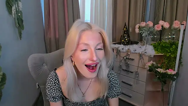 Snapshot of Sarrah_blush chatting on 21, 10, 2025 Sarrah blush online show from 21, 10, 2025