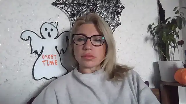 fox red lady7 online show from 30, 10, 2025