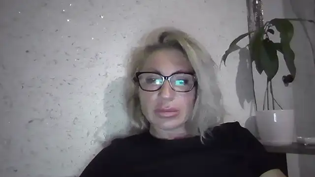 Snapshot of fox_red_lady7 chatting on 8, 5, 2026 fox red lady7 online show from 8, 5, 2026