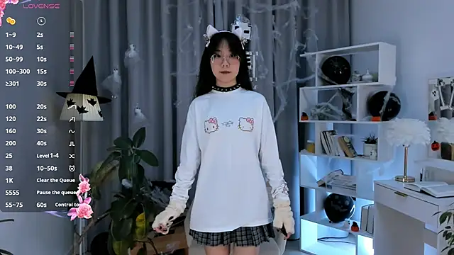 UdelaDodson online show from 31, 10, 2025