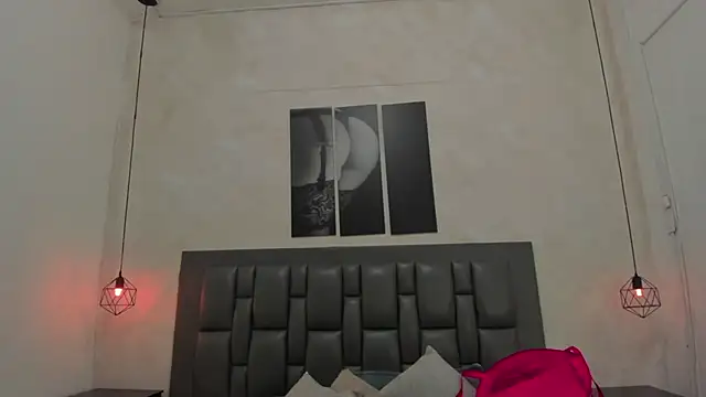 dakota roussee online show from 25, 3, 2026