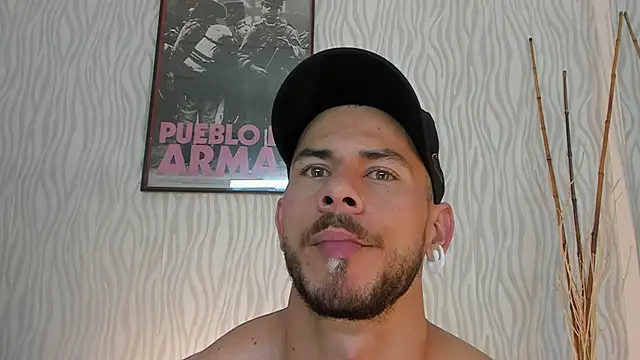 Snapshot of dylan_jacobx chatting on 14, 6, 2026 dylan jacobx online show from 14, 6, 2026