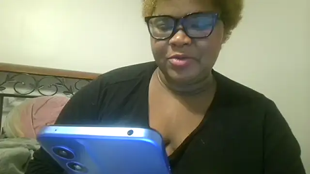 Snapshot of techprincessxx chatting on 9, 11, 2025 techprincessxx online show from 9, 11, 2025