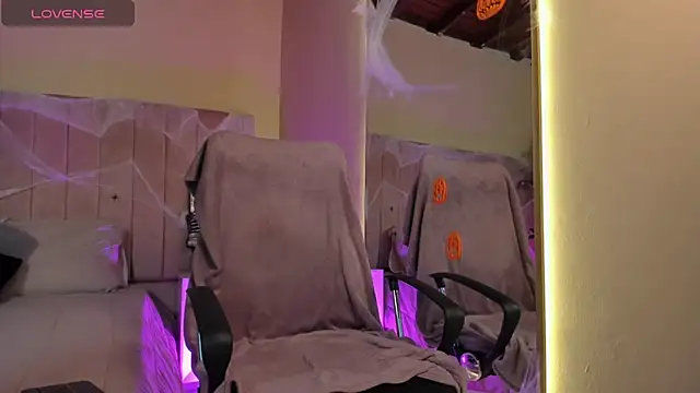 Mia mtnz02 online show from 24, 10, 2025