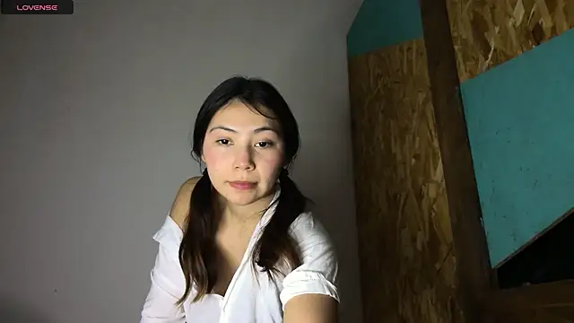 Snapshot of petite_mary chatting on 3, 5, 2026 petite mary online show from 3, 5, 2026