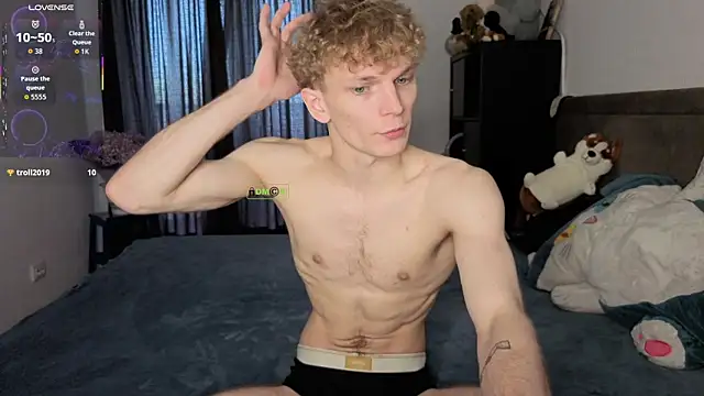 Snapshot of adam_chris chatting on 19, 10, 2025 adam chris online show from 19, 10, 2025