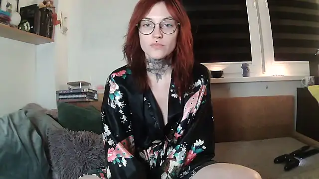 Snapshot of Zelesuida chatting on 2, 11, 2025 Zelesuida online show from 2, 11, 2025