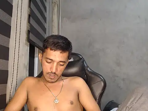 Snapshot of RowyCam chatting on 9, 9, 2025 RowyCam online show from 9, 9, 2025