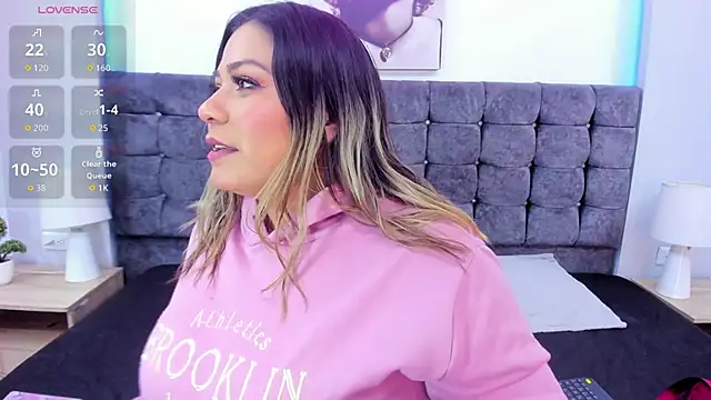 isabella horney  online show from 6, 11, 2025