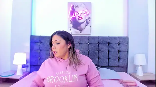 isabella horney  online show from 28, 11, 2025