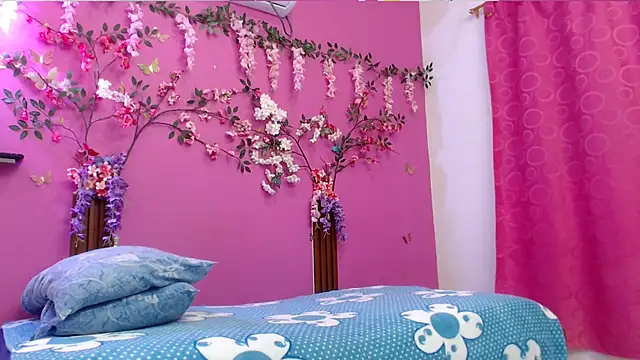 skinnybarbie022 online show from 26, 2, 2026