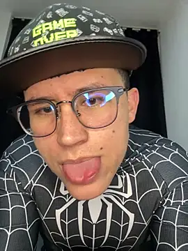 Kurtxxx22 online show from 16, 12, 2025