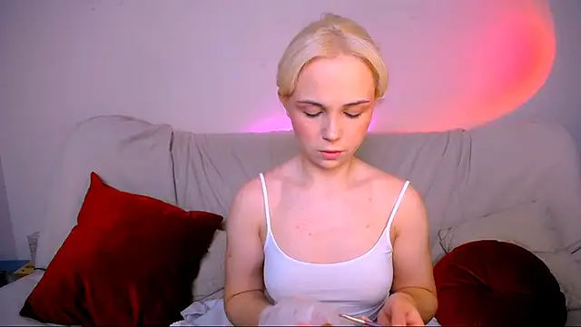 Snapshot of Charlotte_Colinss chatting on 16, 2, 2026 Charlotte Colinss online show from 16, 2, 2026